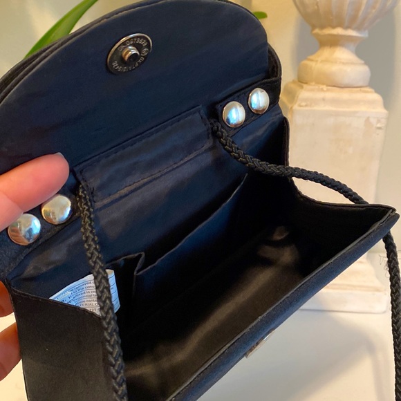 Small satin-look purse - Picture 3 of 6